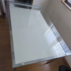 【】速やかに取引したいため値下げ可能】ガラストップ ダイニングテーブルの画像
