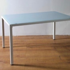 8mm厚強化ガラスダイニングテーブル120X75cmの画像