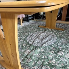 ダイニングテーブルの画像