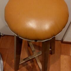 配送可能　本革スツール（木製丸椅子）の画像