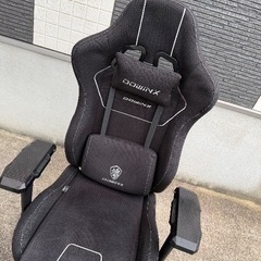 ゲーミングチェアの画像