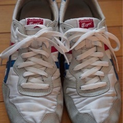 オニツカタイガースニーカー28.5の画像