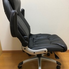 デスクチェア(ゲーミングチェア)の画像