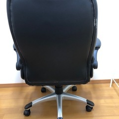 デスクチェア(ゲーミングチェア)の画像