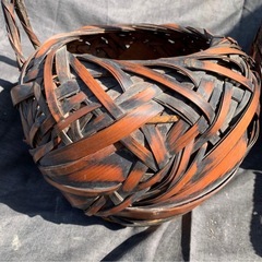 竹籠 天然素材の編みバスケット 昭和レトロ 竹製の画像