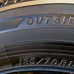 お年玉価格☆ 1シーズン走行のみ 深溝 横浜タイヤ アイスガード スタッドレスタイヤ＋ホイール付 ４本セットの画像