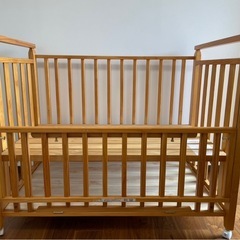 ベビーベッドの画像