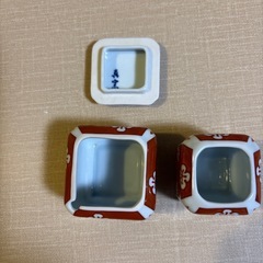 醤油差し、爪楊枝入れの画像