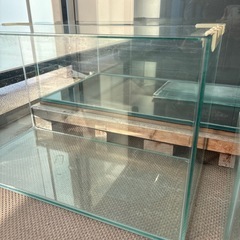 アクアリウム水槽
の画像