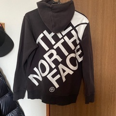ノースフェイスパーカーの画像