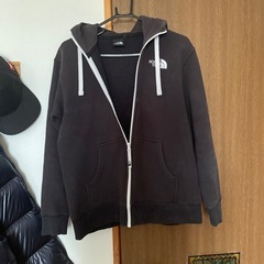 ノースフェイスパーカーの画像