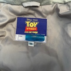 伸縮機能付 大きめ100㎝ 2回着用 美品　トイストーリー Disney　雪遊び スノーウェア スキーウェア　の画像
