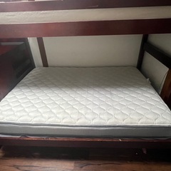 ベットフレームのみのお譲りです 3
年程使用しました キズ等ありますがまだまだ使っていただける状態です 解体して運んでいただく必要があり、いくつかのキャビネットが壊れている、パーツが多いので、慣れていない方は2名以上で作業されるのがいいかと思います お取引は、平日にお願いします 早めの取引を希望しており、お取引日によっては早い日の方を優先させていただく場合がございます 何卒ご了承いただけますと幸いです よろしくお願いしますの画像