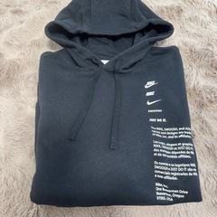 希望取引日時をコメントで💛NIKEフゥーディの画像