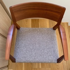 日進木工Forms アームチェアウォールナットの画像