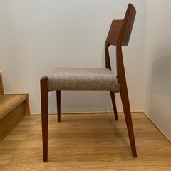 日進木工　Formsシリーズ　チェア　ウォールナットの画像