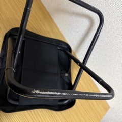 折りたたみ椅子の画像