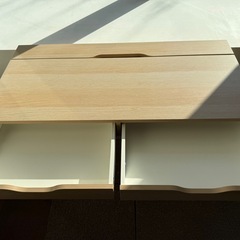 イケアのデスク　の画像