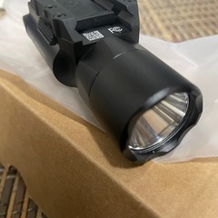 ほぼ未使用！ surefire レプリカ X300U ウェポンライト の画像