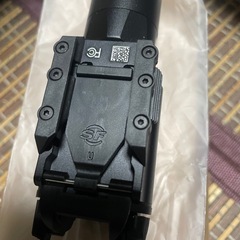 ほぼ未使用！ surefire レプリカ X300U ウェポンライト の画像