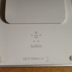 appleのBluetoothキーボードとベルキンのBluetoothテンキーの画像