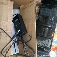 値下げ　充電器、説明書、箱付き電動スケーターの画像