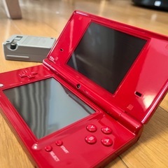 Nintendo DS i レッドの画像