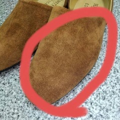 ハルタHARUTA EDIFICEのスポックシューズ　24.5cm　茶スエード  状態　 使用頻度少ない中古品です、自宅保管の為、多少シワや薄い汚れ等はあります。赤丸部分にシワ、スレあります。  ブランド: HARUTA✕ EDIFICE サイズ、24.5㎝ 色:茶、 ブラウン 素材: スエード スタイル: ローファー デザイン: スリッポンの画像