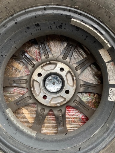 スタッドレスタイヤ　165/65R13
