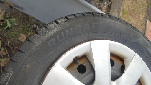 ☆ＢＲＩＤＧＥＳＴＯＮＥブリジストンスタッドレスタイヤ☆BLLIZZARD ８分山程度４本アルミタイヤセット！☆１９５/６５/Ｒ１５☆