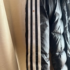 アディダスダウンコートの画像