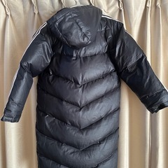 アディダスダウンコートの画像