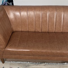 大型レザーソファーの画像