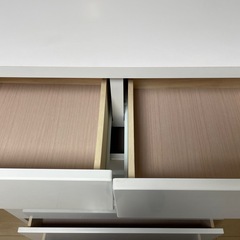 おしゃれな白いタンス の画像