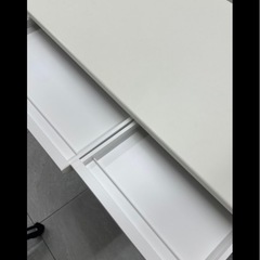 オフィスデスクの画像