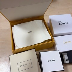 バックやアクセサリーの空箱のみの画像