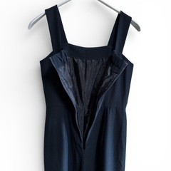 サロペット型パンツスーツの画像