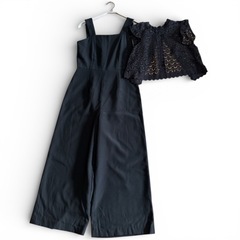 サロペット型パンツスーツの画像