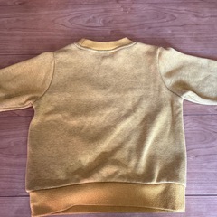 80サイズトレーナーとトレーニングパンツの画像