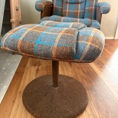 リクライニングチェア　オシャレ　スツールセット　　チェック柄　の画像