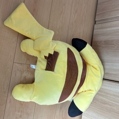ポケモン ピカチュウぬいぐるみの画像