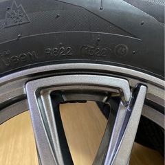 スタッドレスタイヤ　ホイール付きの画像