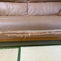 【引き取り限定】３人がけソファの画像