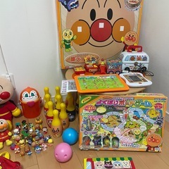 【福袋】アンパンマンセット全80品の大放出♪1品100円と考えてもめっちゃお得^_^小さいフィギュアとか価値ありよく売れますよ〜^_^説明文に詳細記載♪の画像