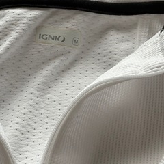 バラ販売も行います！　　テニスラケットとウェアセットの画像