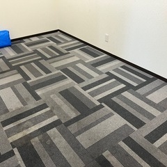タイルカーペット 約300枚 差し上げます  の画像