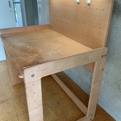 無印　木製　　子供用勉強机(ライト付き)の画像