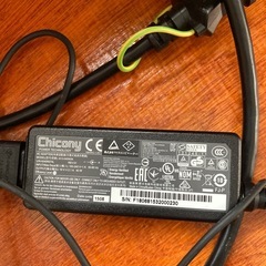 ノートパソコン、ACアダプターの画像