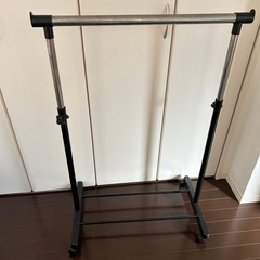 ハンガーラックの画像