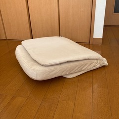 【未使用に近い・箱あり】座椅子 ベージュ ベッドで使える 折りたたみ リクライニングの画像